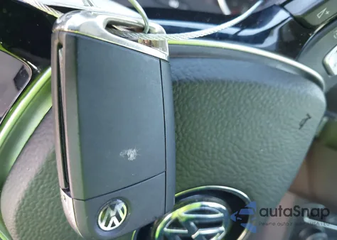 2020 Volkswagen Tiguan 2.0T Se/2.0T Se R-Line Black/2.0T Sel z USA, uszkodzony, nr VIN 3VV3B7AX3LM087035